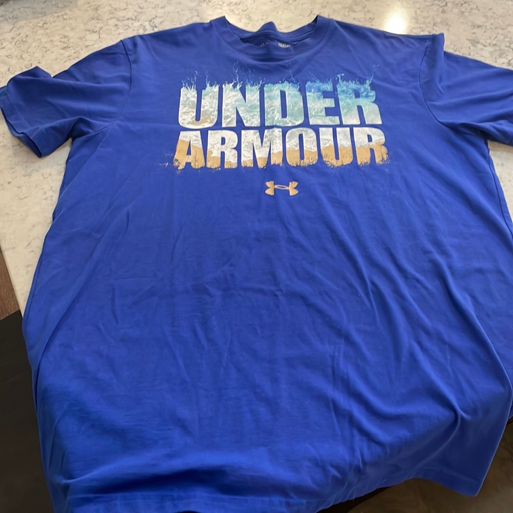 Under Armour M short sleeve shirt